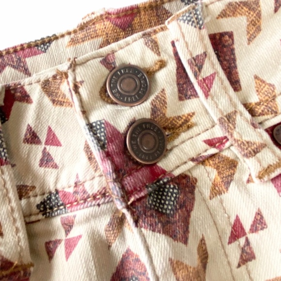new Free People ๐  Wild Child Raw Hem Skinny Jean ๐  Ivory with Tribal Print ๐  - Picture 12 of 17